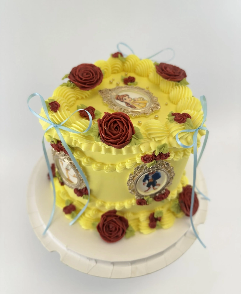 Beauty & The Beast - Round Vintage Cake
